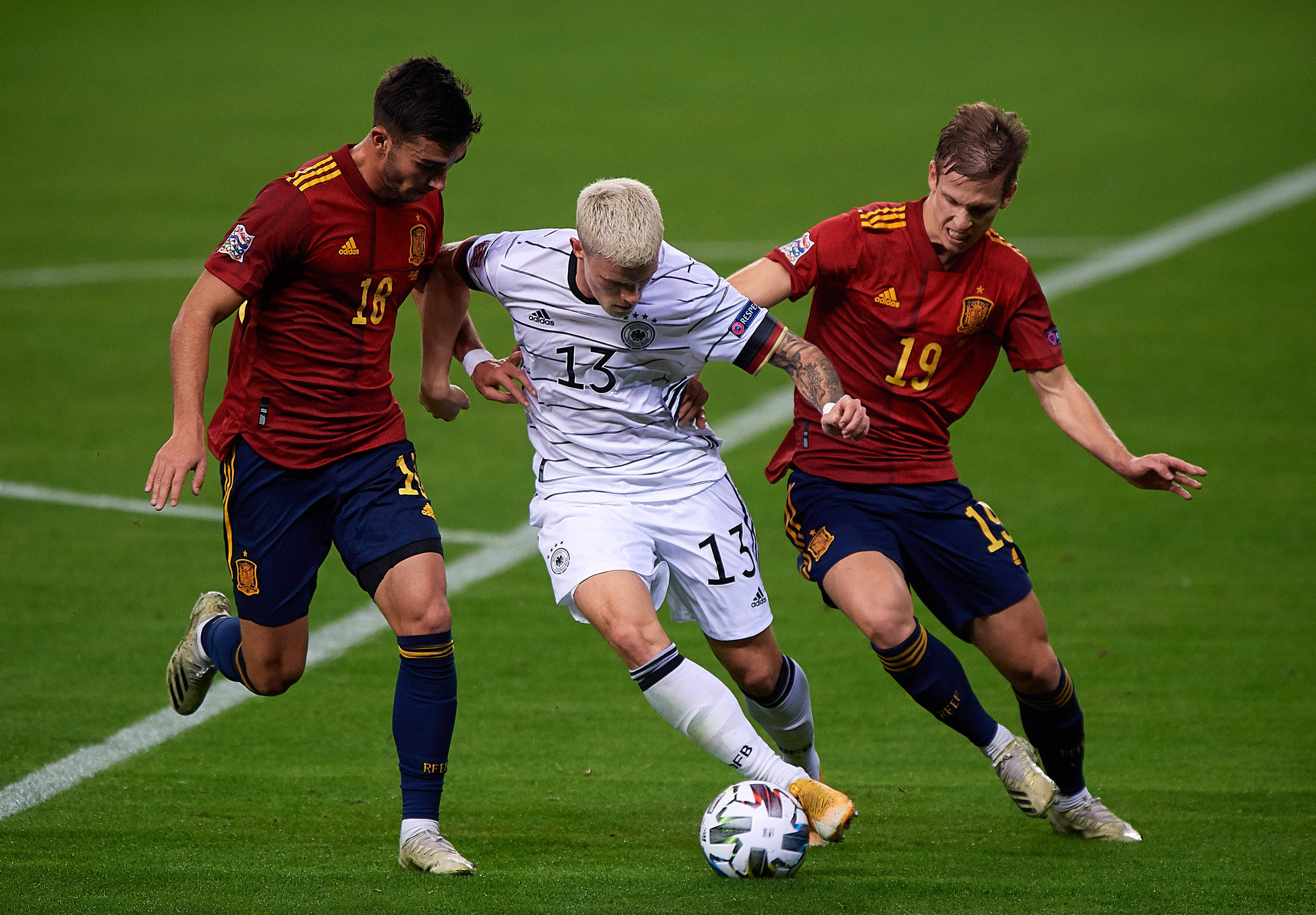 开云体育官网-挥洒汗水争夺荣耀，欧洲强队对决成焦点的简单介绍