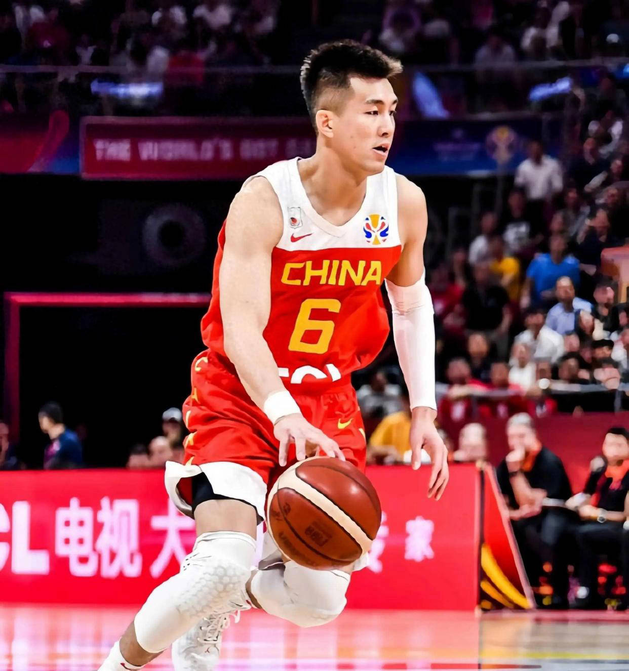 篮球明星纷纷公开伤势,球迷争议不断的简单介绍 篮球明星纷纷公开伤势,球迷争议不断的简单介绍