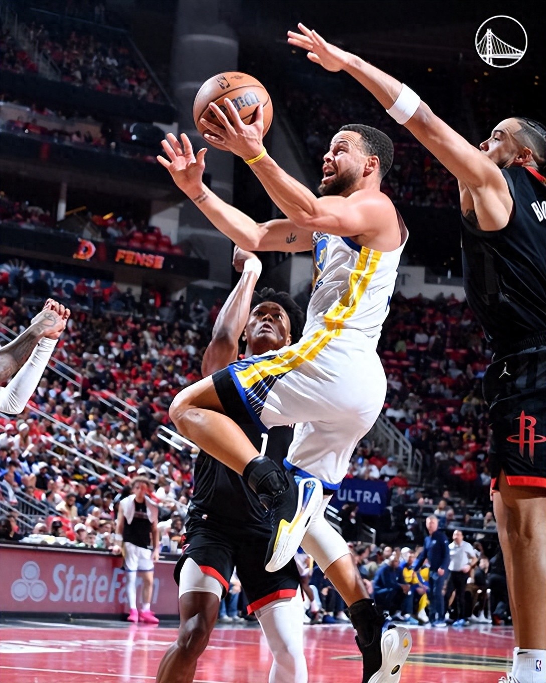 火箭团队配合默契,全面击败对手获胜 火箭团队配合默契,全面击败对手获胜