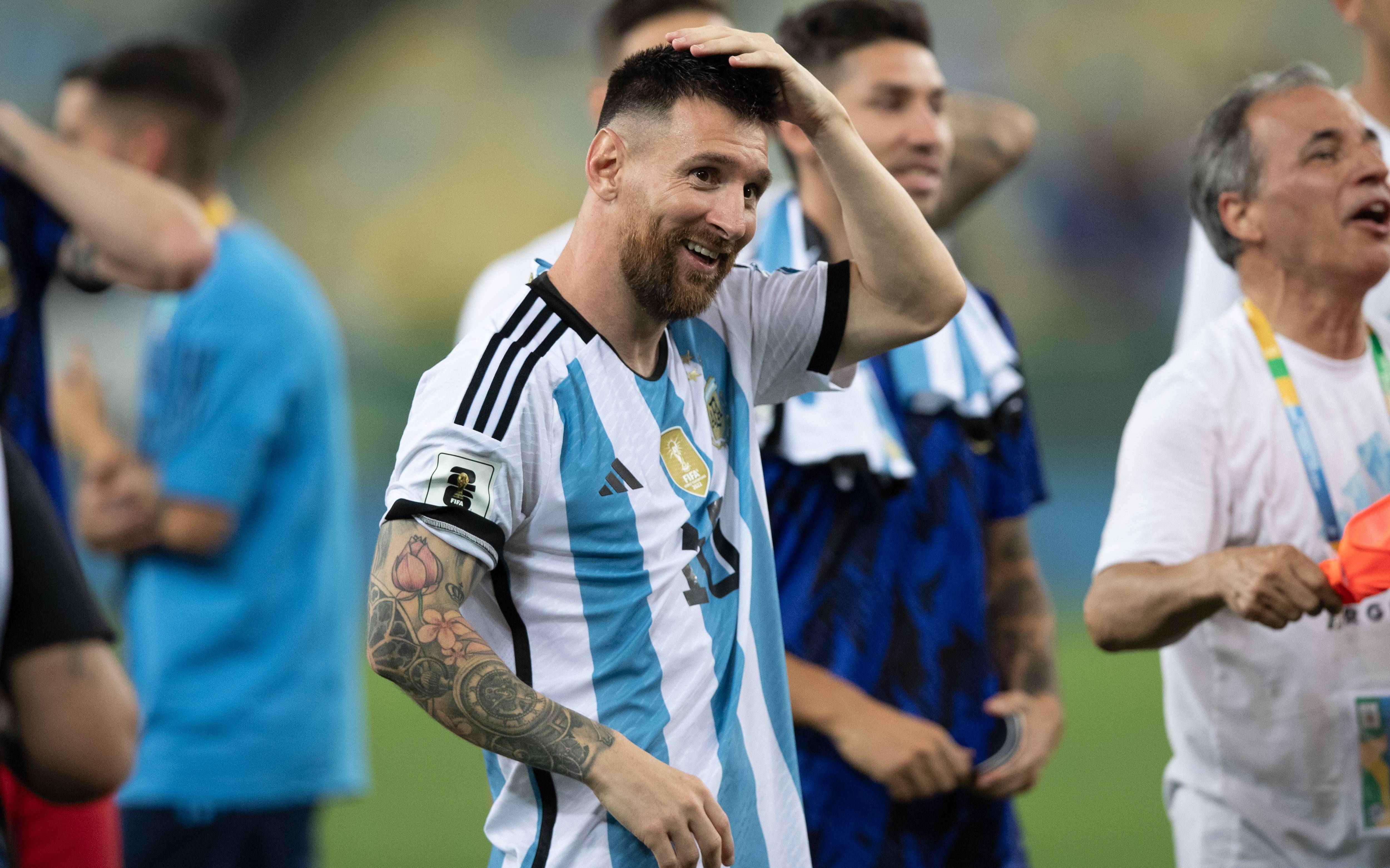 包含足球巨星因表现出众荣膺本周最佳球员奖的词条 包含足球巨星因表现出众荣膺本周最佳球员奖的词条