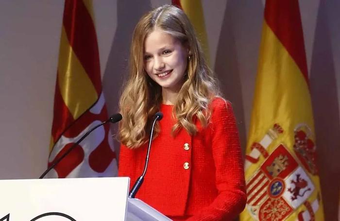 关于非洲新生代球星崭露头角，引领球队迈向辉煌的信息