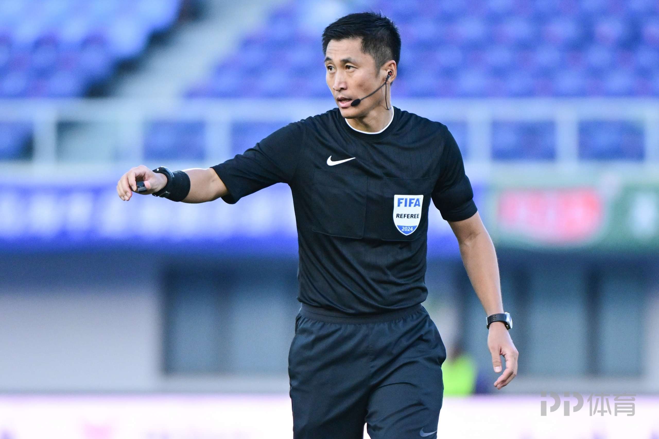 塞尔维亚队向对手施加了压力,取得胜利 塞尔维亚队向对手施加了压力,取得胜利