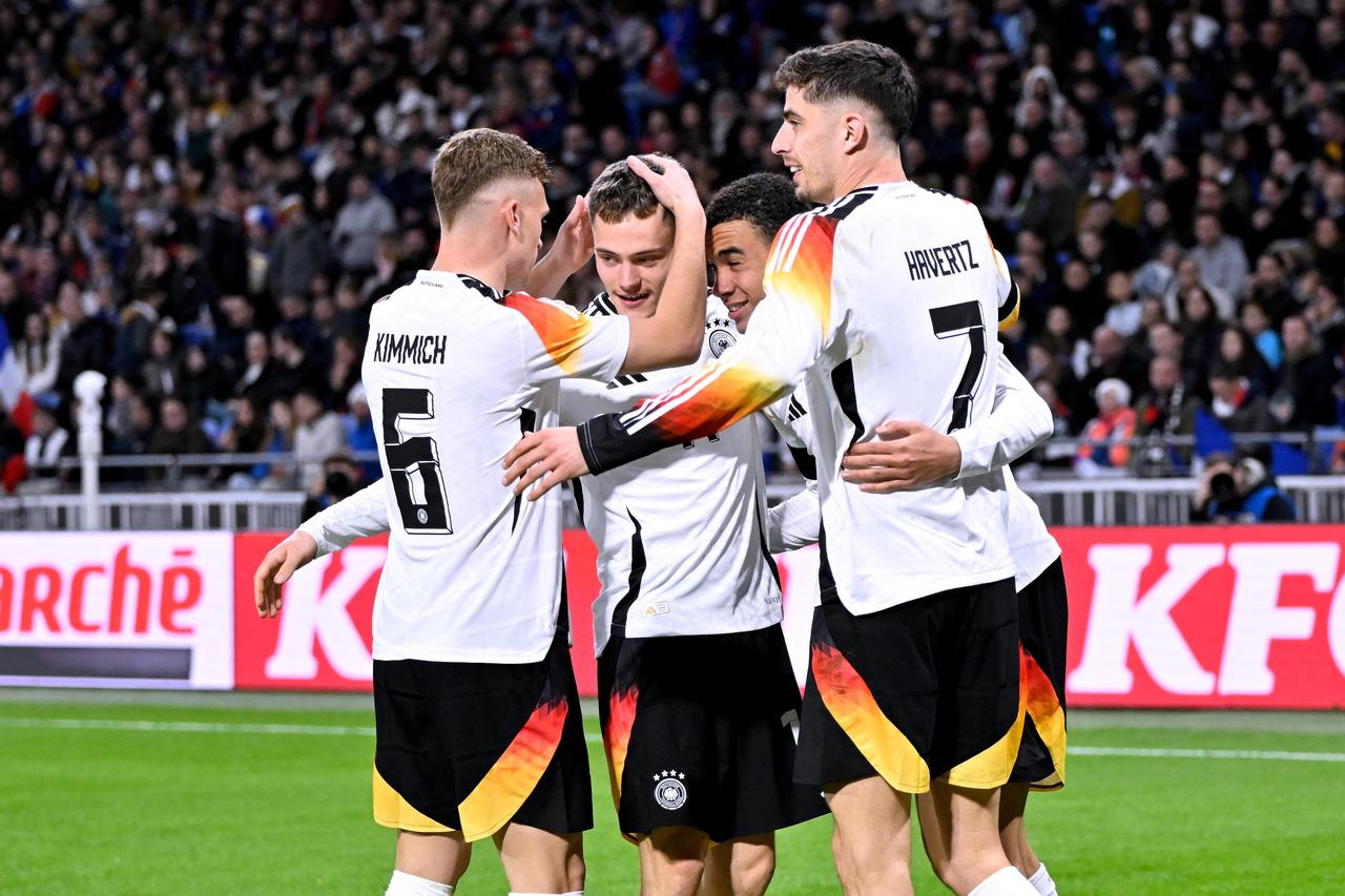 包含德国队大胜一场,继续稳坐榜首位置的词条 包含德国队大胜一场,继续稳坐榜首位置的词条