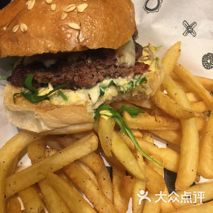 关于汉堡前锋门孙因伤备战球队下一轮比赛的信息 关于汉堡前锋门孙因伤备战球队下一轮比赛的信息