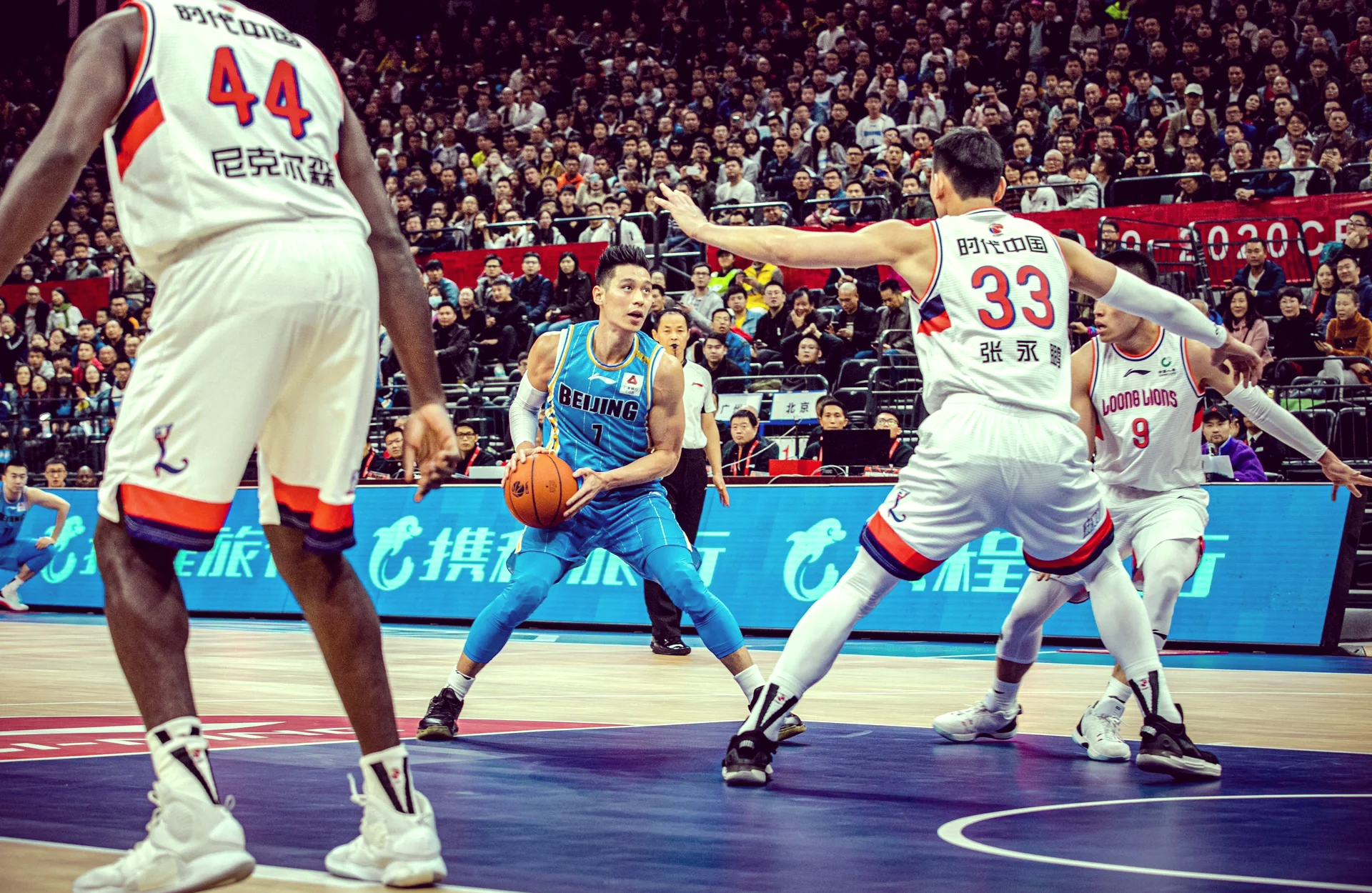 篮球比赛精彩瞬间,全球球迷热议的简单介绍 篮球比赛精彩瞬间,全球球迷热议的简单介绍