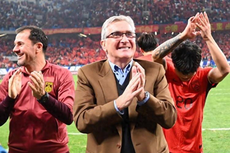 沙特球队连胜两场,成为黑马队伍 沙特球队连胜两场,成为黑马队伍