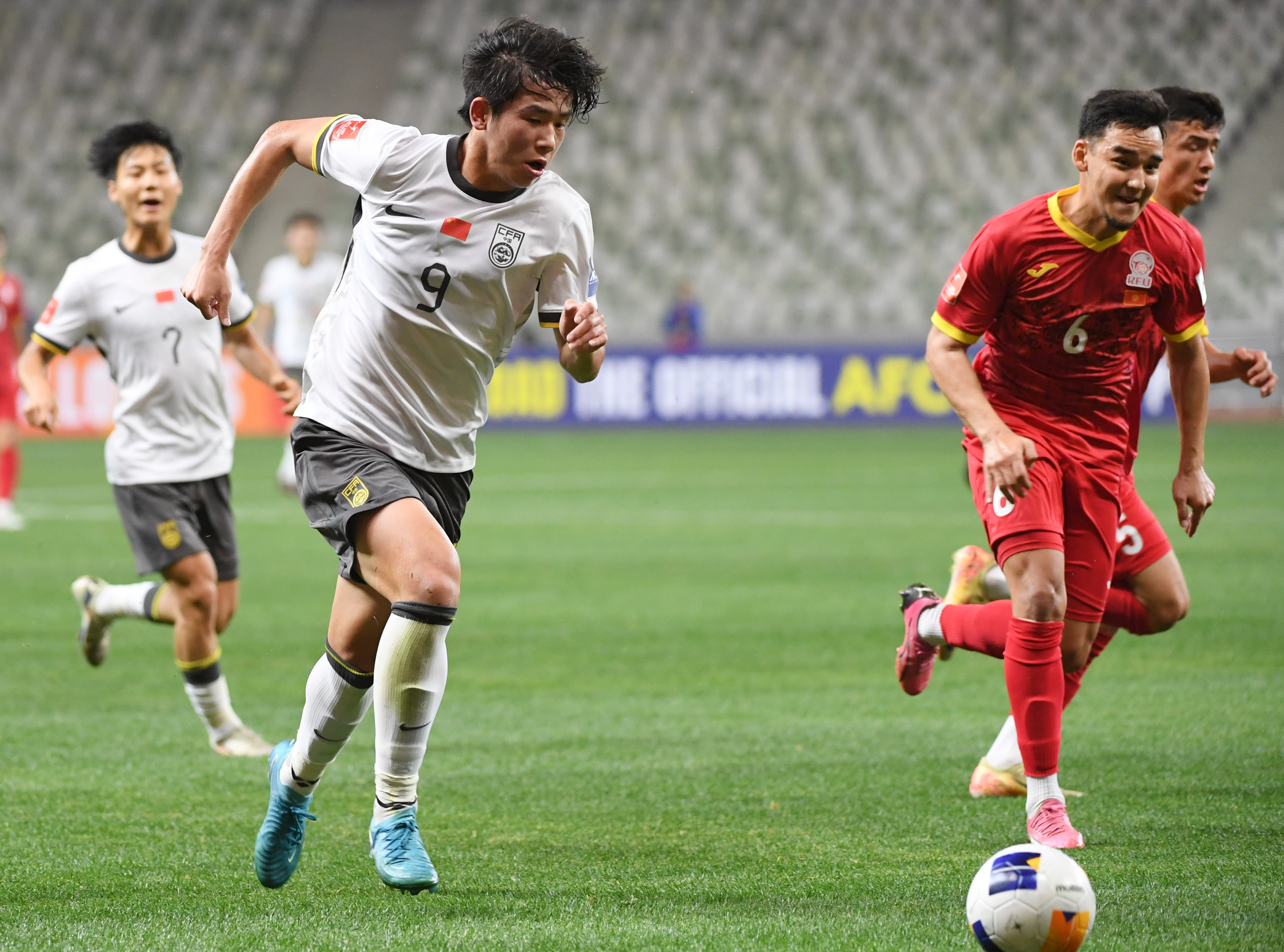 亚洲俱乐部足球联赛上的激烈竞争 亚洲俱乐部足球联赛上的激烈竞争