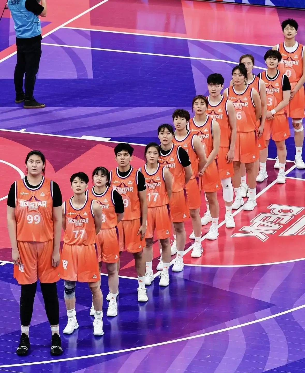 观众喜爱的篮球赛事吸引全球关注 观众喜爱的篮球赛事吸引全球关注