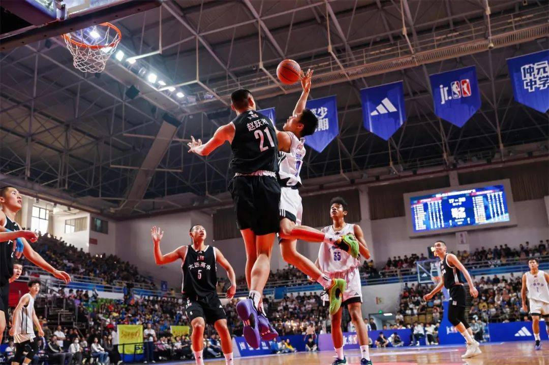 观众喜爱的篮球赛事吸引全球关注 观众喜爱的篮球赛事吸引全球关注