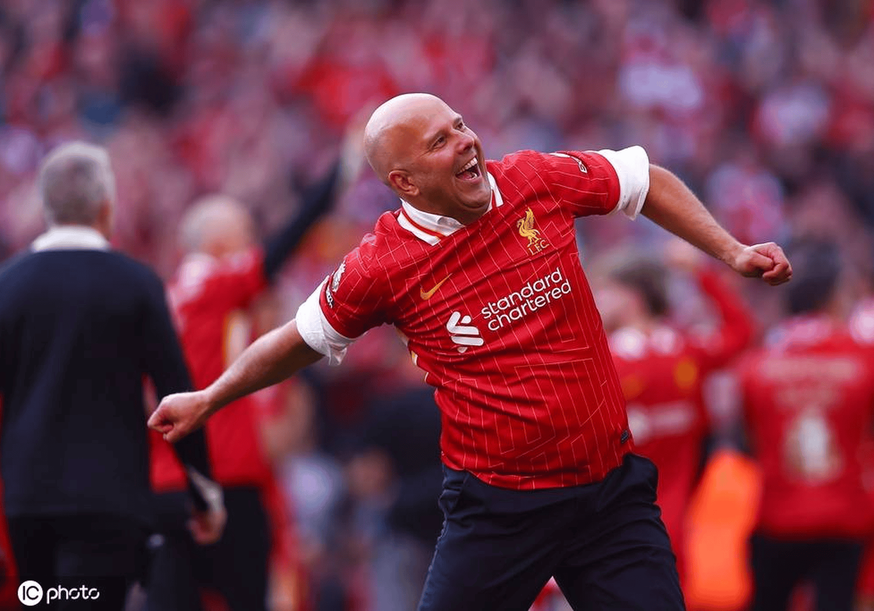 利物浦球员表现抢眼,带领球队取胜 利物浦球员表现抢眼,带领球队取胜