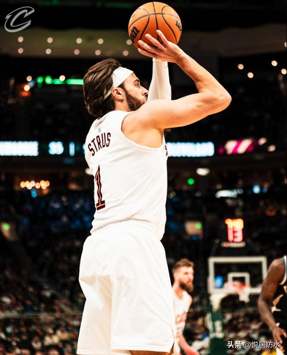 雄鹿主帅表示新战术功不可没，球队成绩稳步攀升的简单介绍