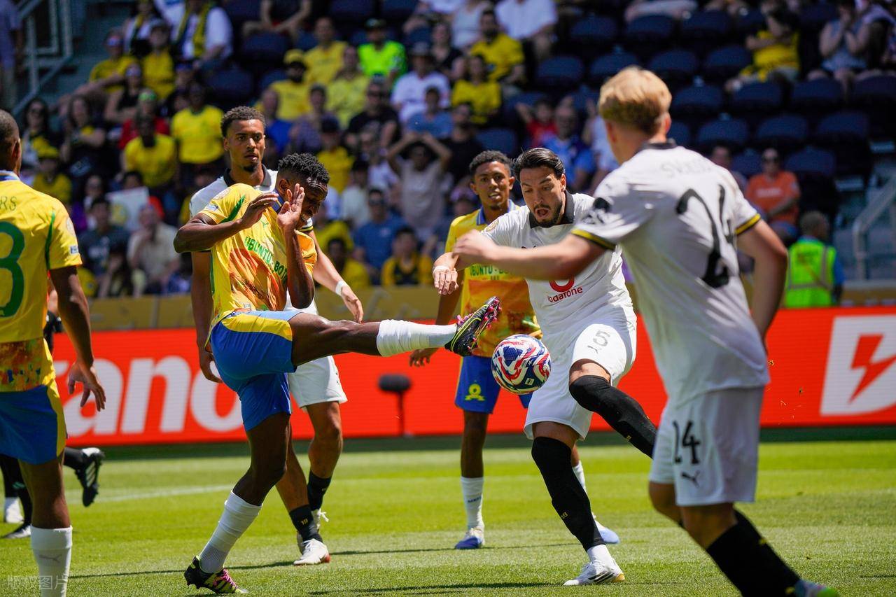 多特蒙德豪取分,战胜了对手 多特蒙德豪取分,战胜了对手