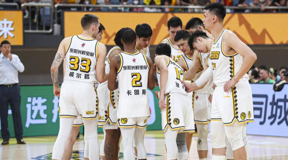 广厦男篮晋级下一轮,获得胜利 广厦男篮晋级下一轮,获得胜利