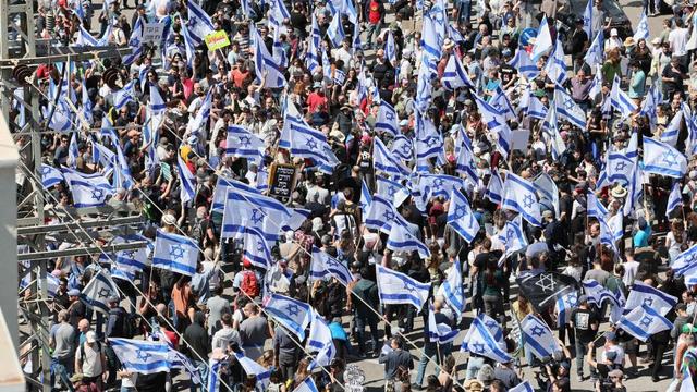 RB莱比锡主帅施密特怒怼裁判不公,呼吁改革足球裁判制度 RB莱比锡主帅施密特怒怼裁判不公,呼吁改革足球裁判制度