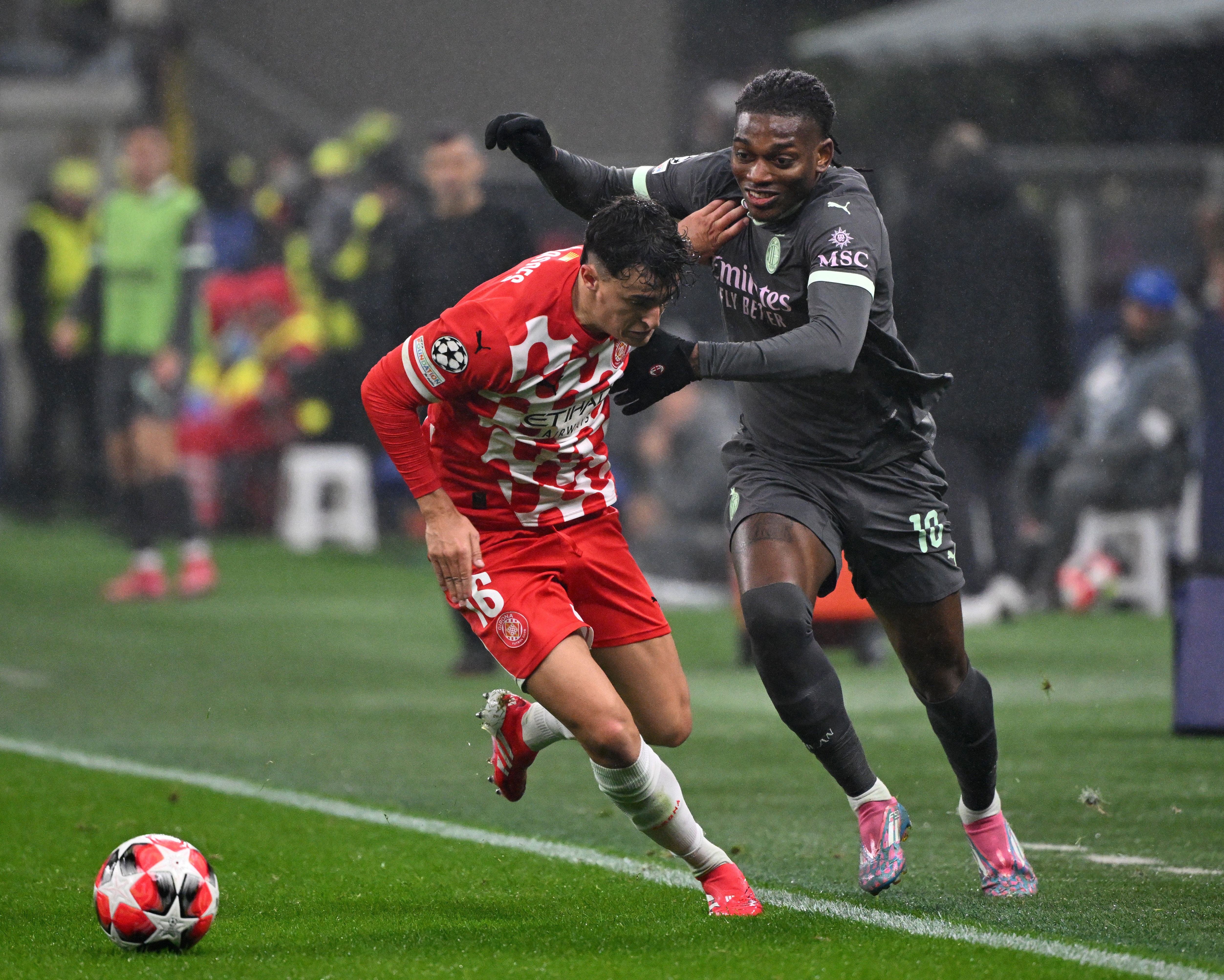 东欧足球锦标赛再度开幕,球员备战 东欧足球锦标赛再度开幕,球员备战