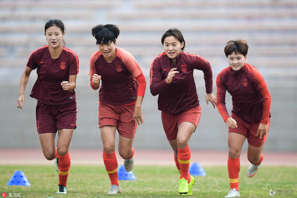 新加坡女足备战全国盛事 新加坡女足备战全国盛事