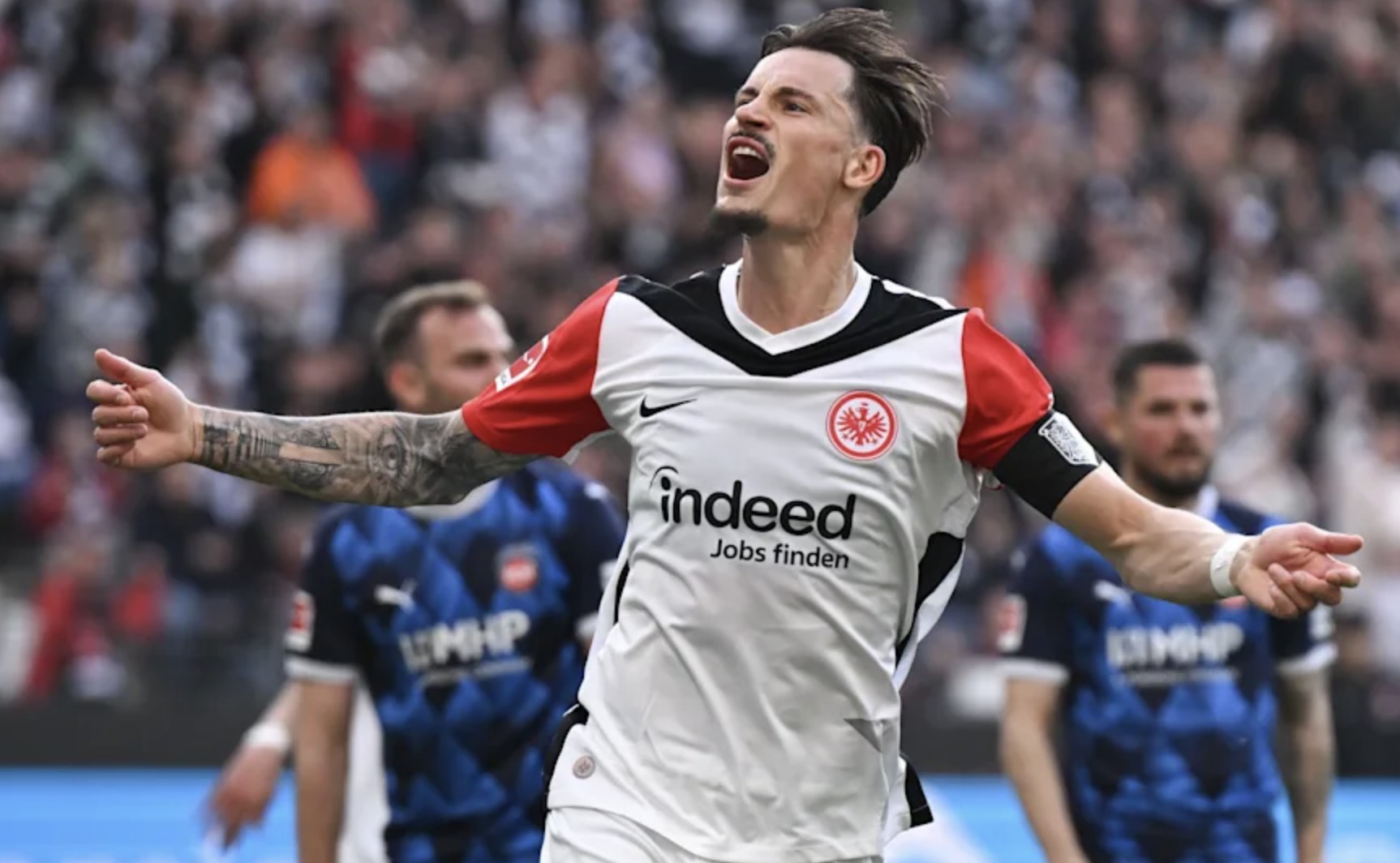 法兰克福客场取胜,争夺欧冠资格势在必得的简单介绍 法兰克福客场取胜,争夺欧冠资格势在必得的简单介绍