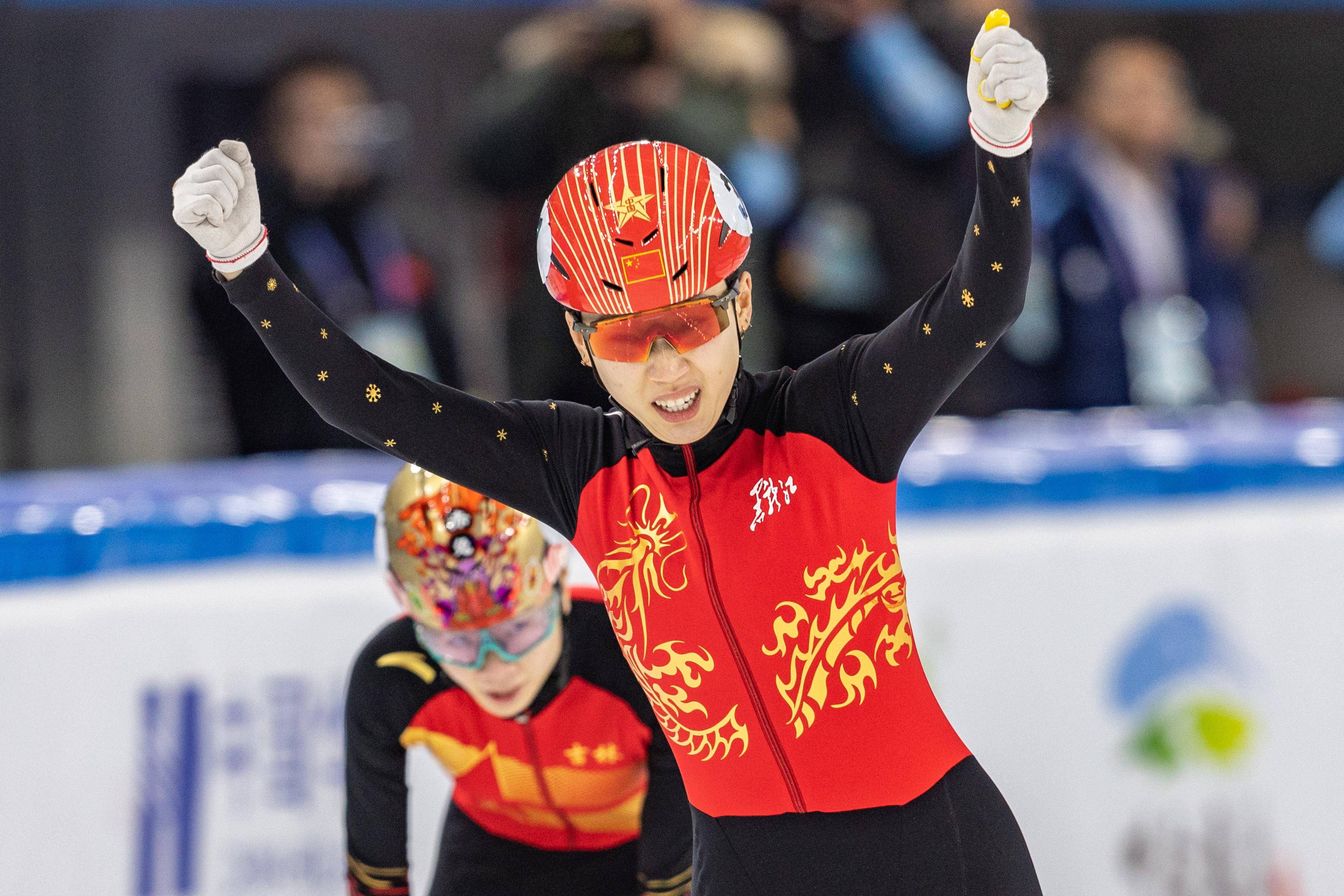 短道速滑比赛中,韩国队取得优异成绩获得奖牌 短道速滑比赛中,韩国队取得优异成绩获得奖牌