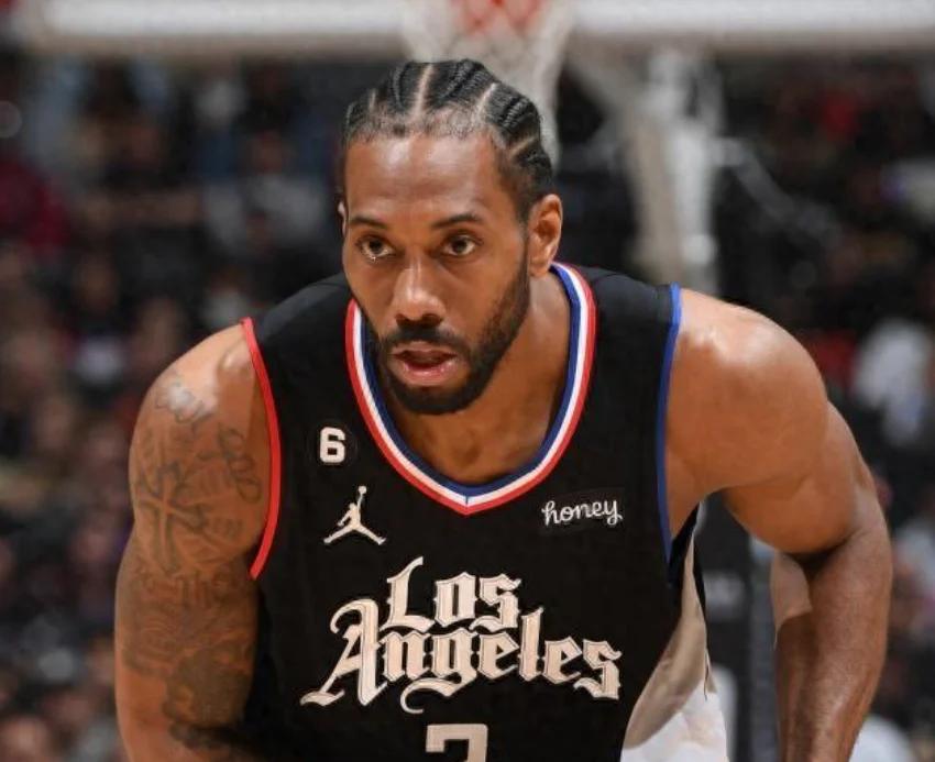 快船大胜开拓者,伦纳德砍下分 快船大胜开拓者,伦纳德砍下分