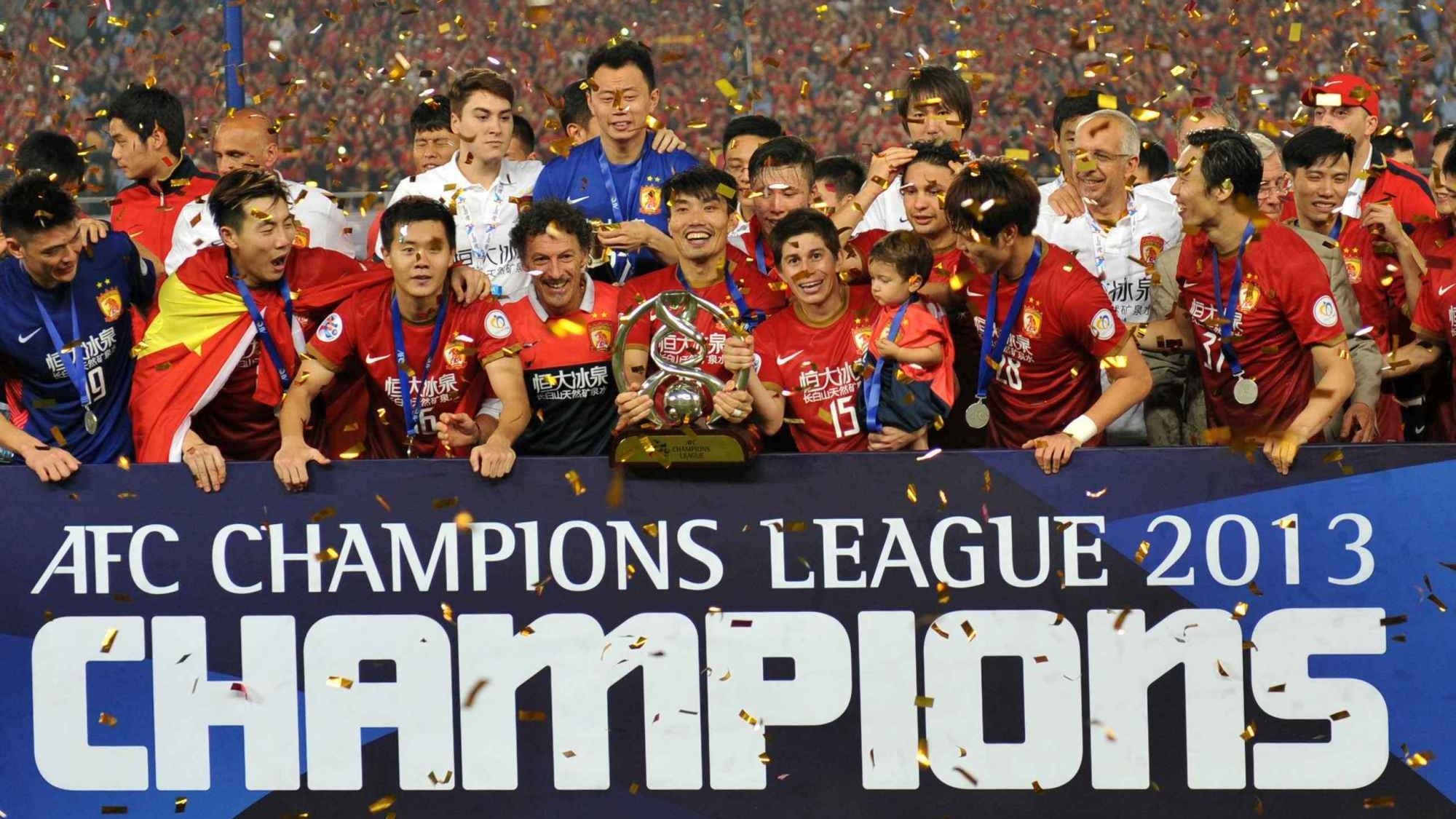 开云APP-恒大战平富力：广州恒大队与广州富力队踢平，难分胜负