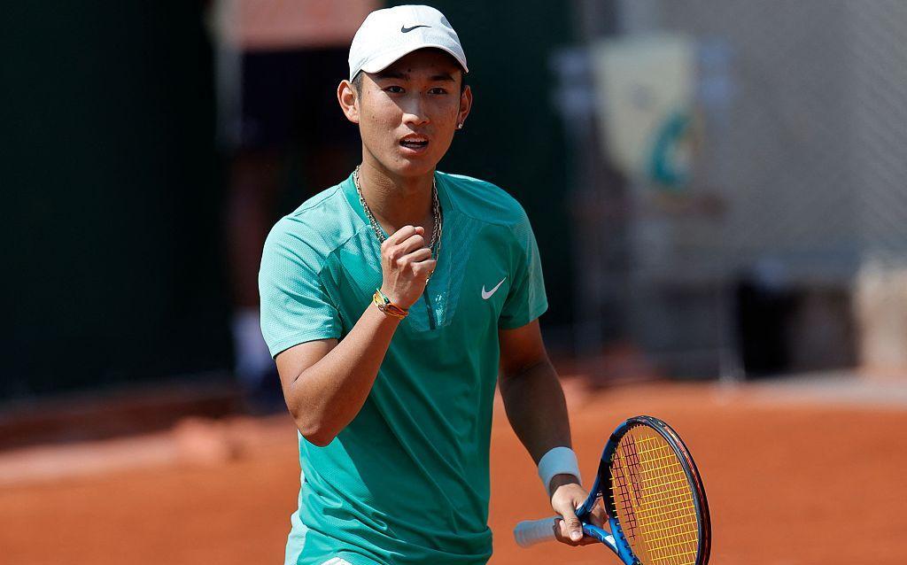 球员个人技术在比赛中的完美发挥备受瞩目 球员个人技术在比赛中的完美发挥备受瞩目