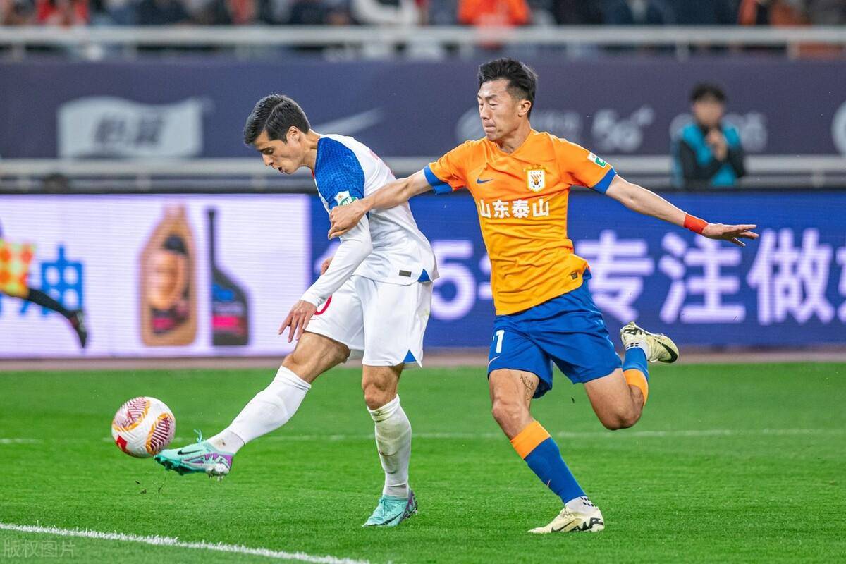 鲁能主场惨败恒大,陷入保级泥潭,谋求转机 鲁能主场惨败恒大,陷入保级泥潭,谋求转机