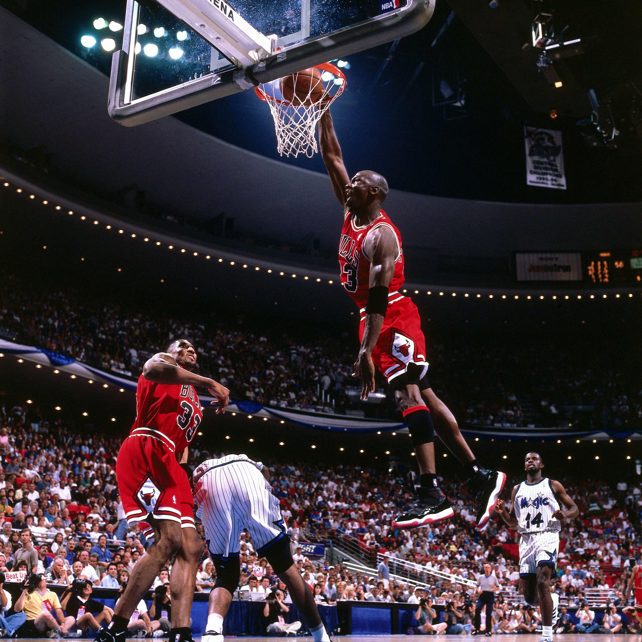 包含惊艳扣篮瞬间赞叹,球员技惊四座的词条 包含惊艳扣篮瞬间赞叹,球员技惊四座的词条