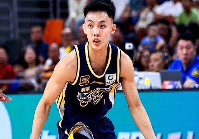 开云体育中国-江苏苏宁主场扳平比分，与对手握手言和的简单介绍