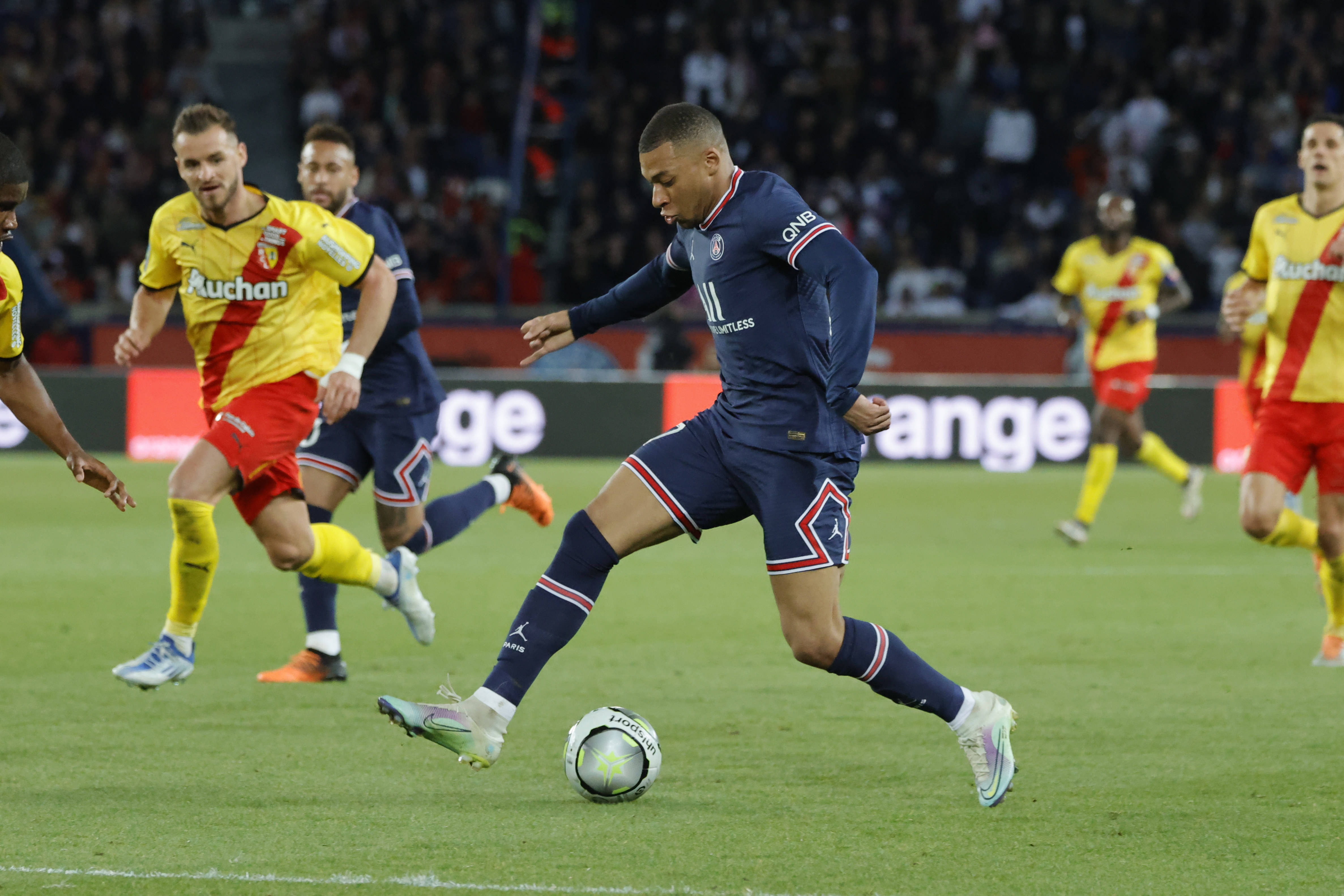 开云体育官网-包含摩纳哥主场击败图鲁兹，继续稳固领先优势的词条