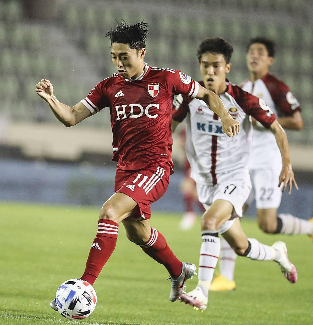 关于莱切斯特城客场大胜,重返联赛争冠行列的信息 关于莱切斯特城客场大胜,重返联赛争冠行列的信息