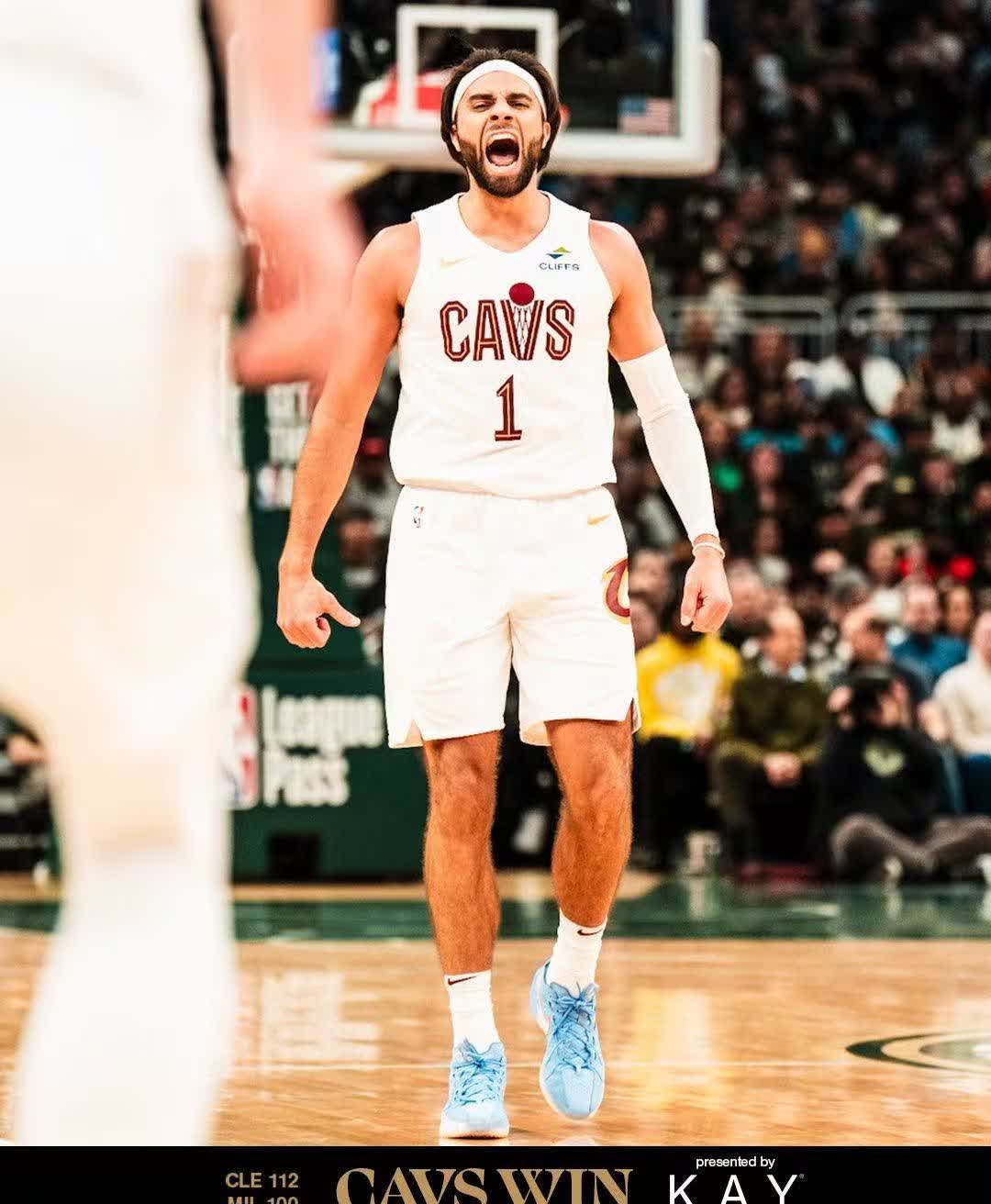 雄鹿队力压对手,赢得了一场胜利 雄鹿队力压对手,赢得了一场胜利