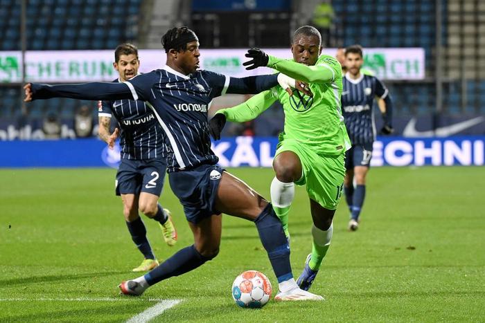 开云体育入口-柏林赫塔积分增加，跻身前列