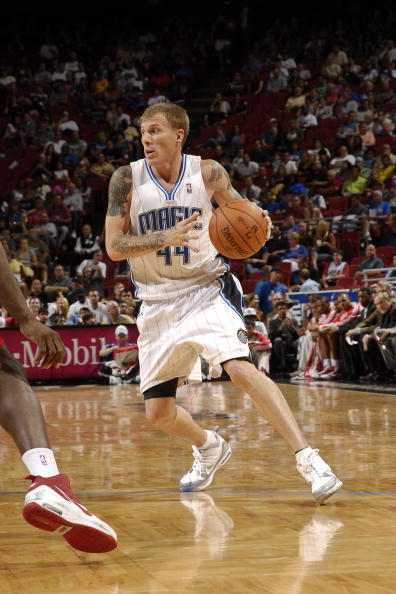 球队在客场比赛中巧克力进步 球队在客场比赛中巧克力进步