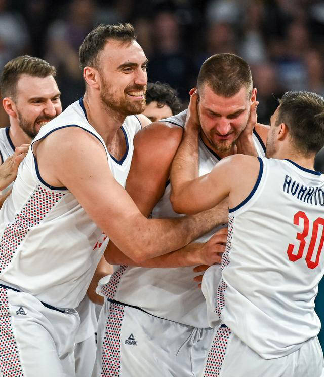 开云体育-包含惊心动魄的篮球对决，球员们实力超群！的词条