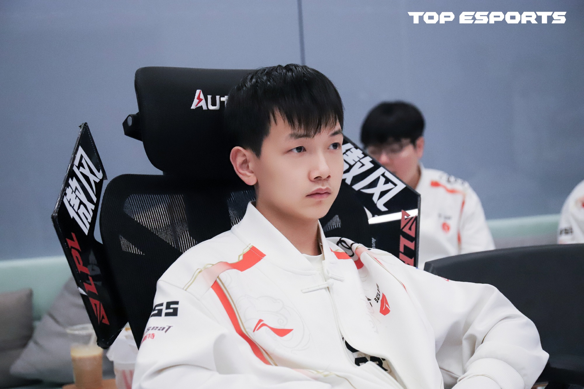 开云体育中国-FPX险胜TES，Doinb单局斩获MVP强强对话四强赛，强势挺进下一轮的简单介绍