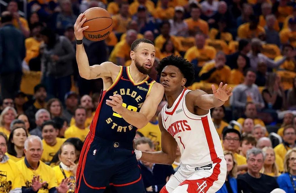 火箭完胜勇士,夺得总决赛赛点 火箭完胜勇士,夺得总决赛赛点