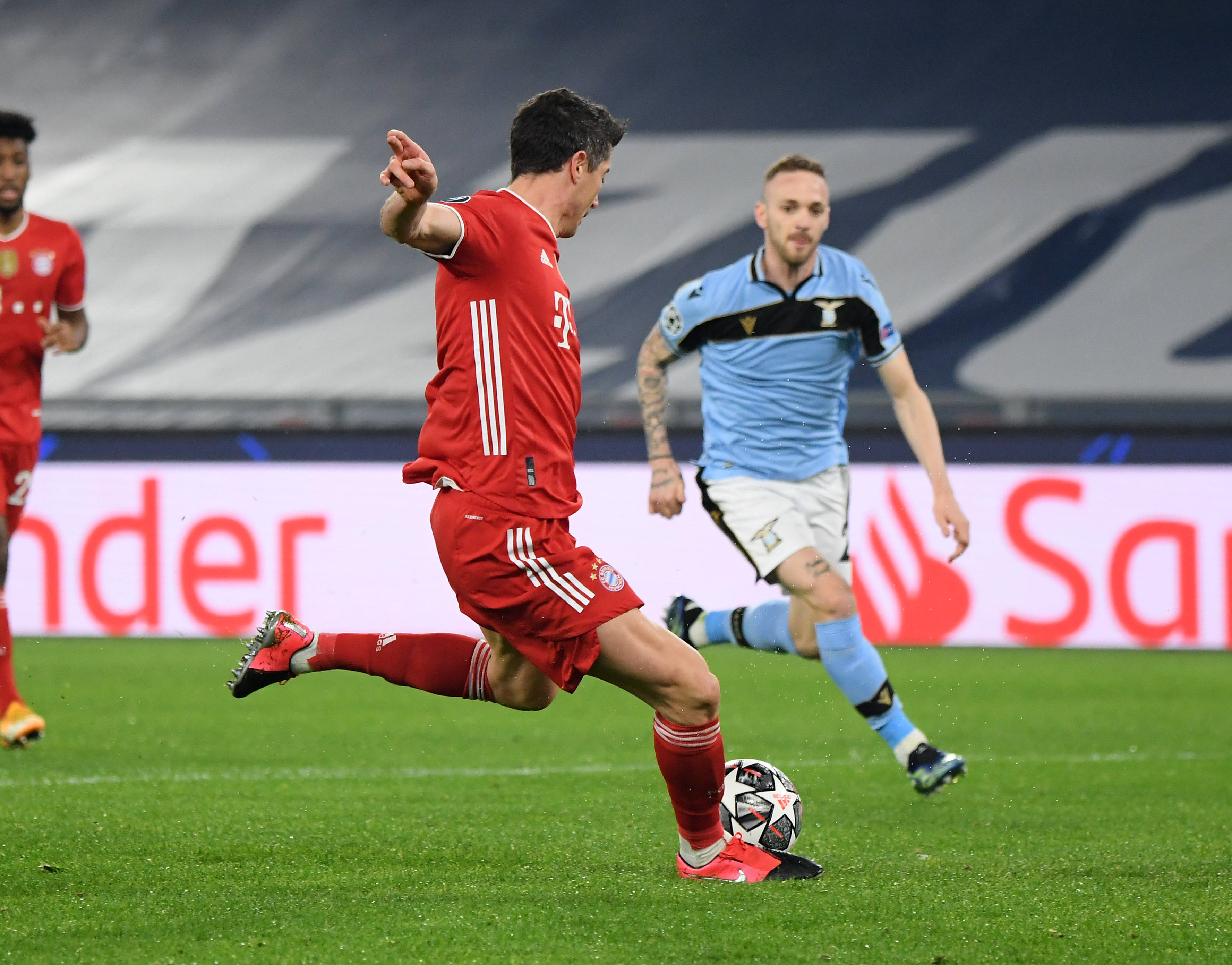 拉齐奥锋线高效，连续两轮零封对手