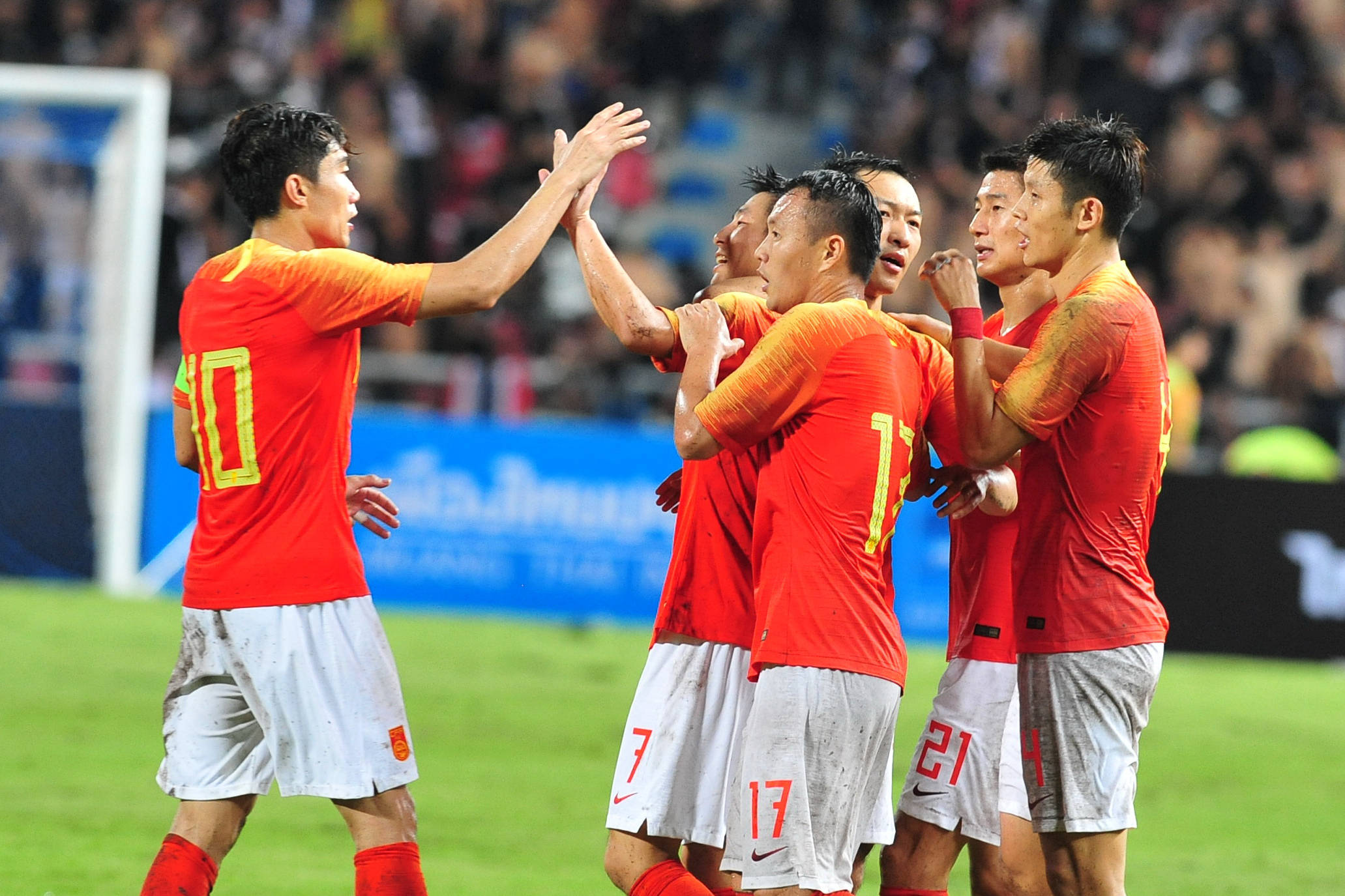 足球世界杯预选赛，中国队取得大捷