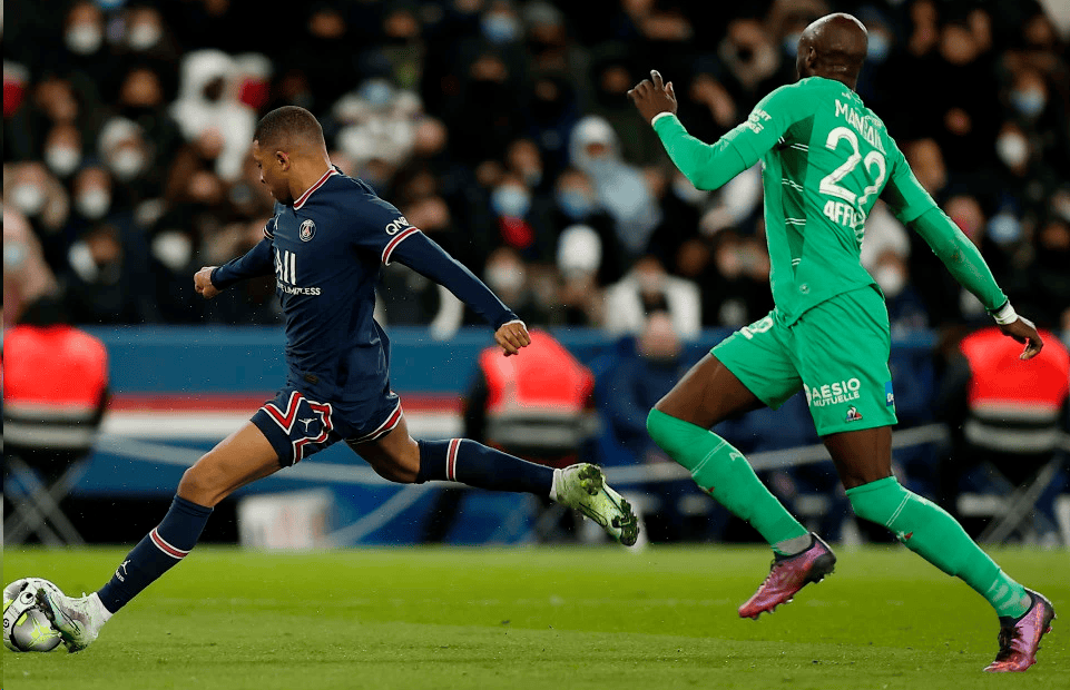 开云体育在线-尼斯主场击败巴黎圣日耳曼，豪取三分