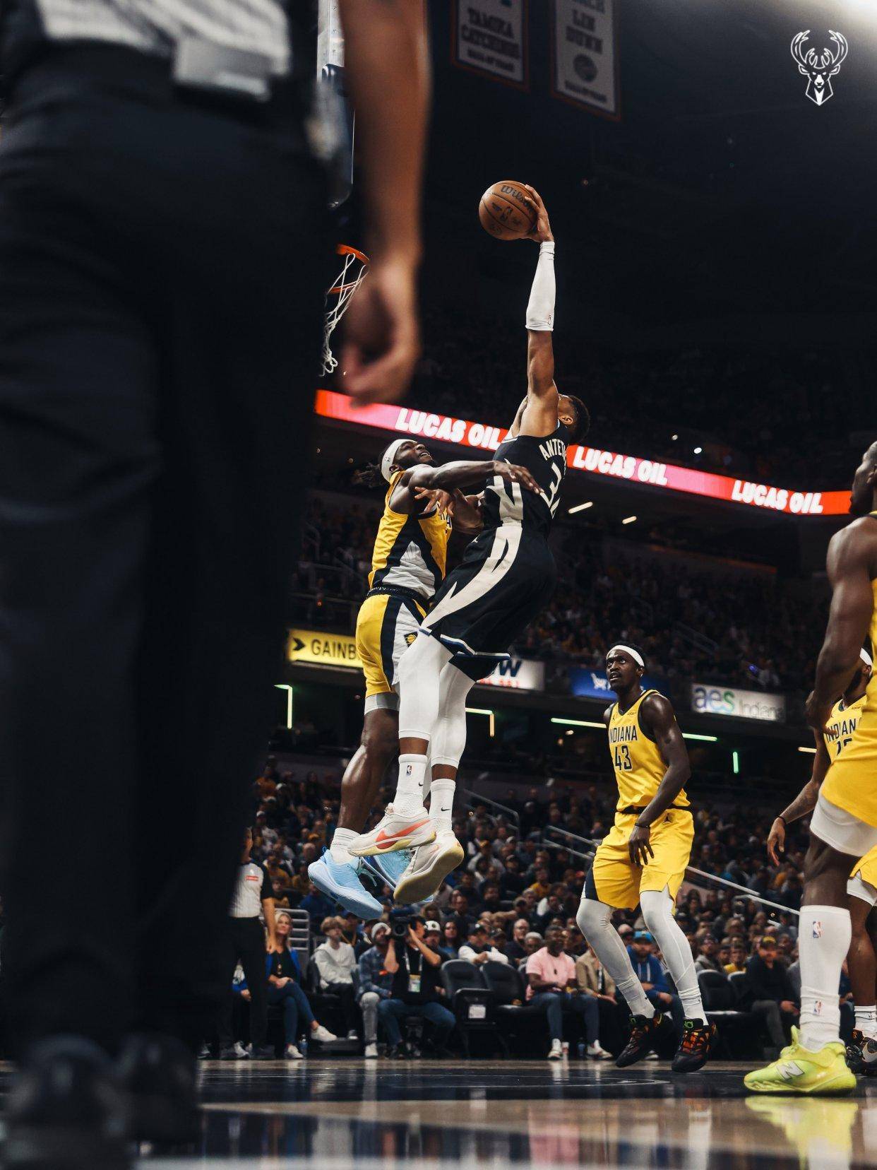 雄鹿力克吉林队，西亚卡姆扛起全队的简单介绍