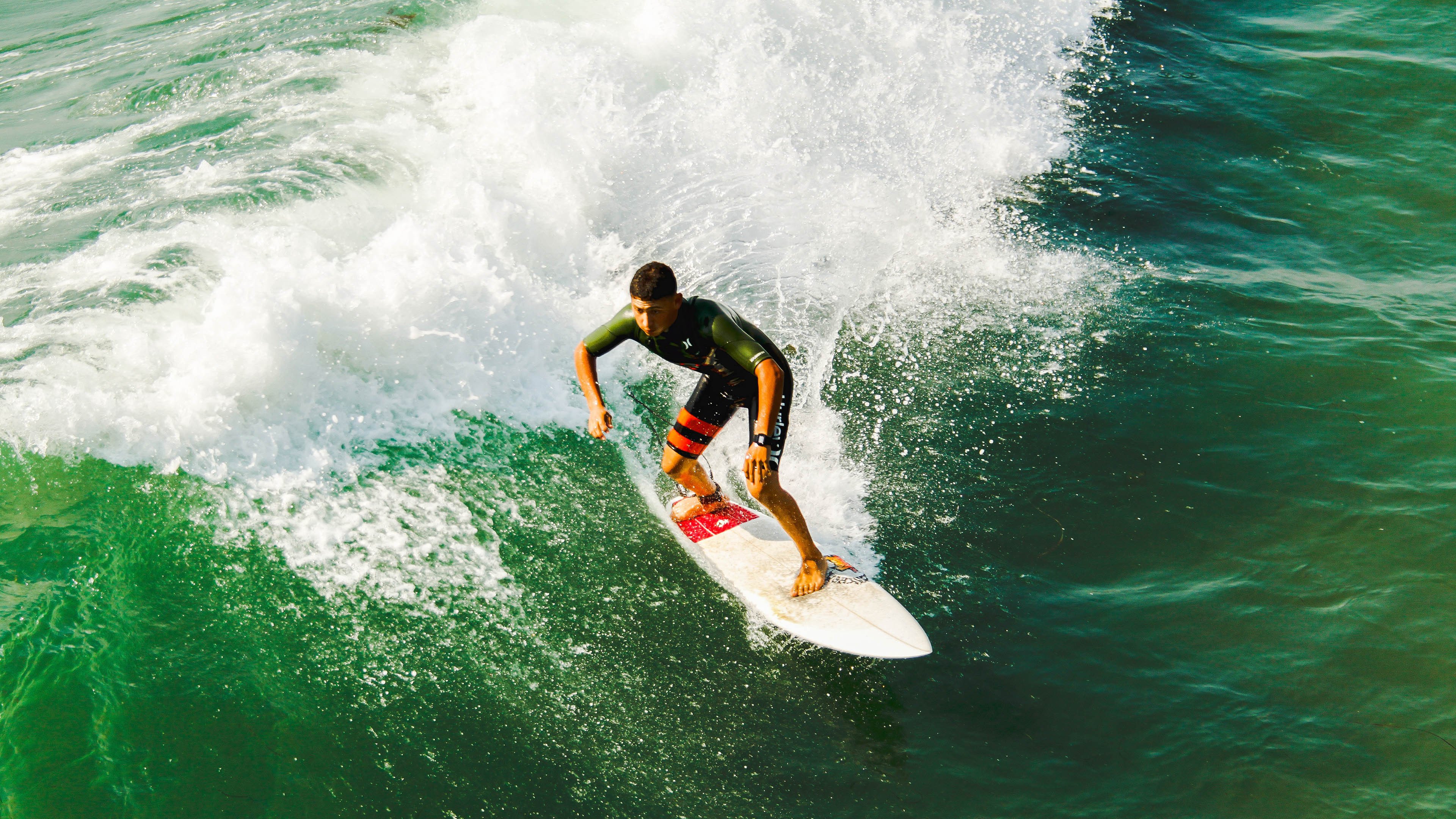 末节风暴！辽宁队窒息防守逆转广厦，小贾伦26+8主宰关键时刻